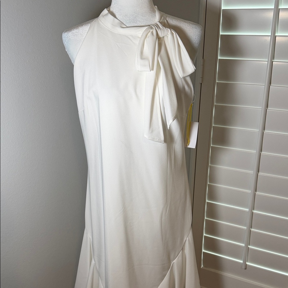 NWT medium Womens CeCe summer White / ivory bow sleeveless Dress